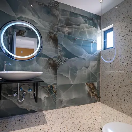 Apart Otel Juer 3*